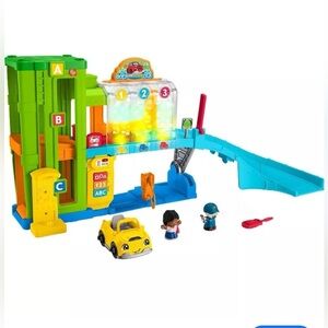 Fisher-Price Little People Light-Up Learning Garage Electronic Musical Playset